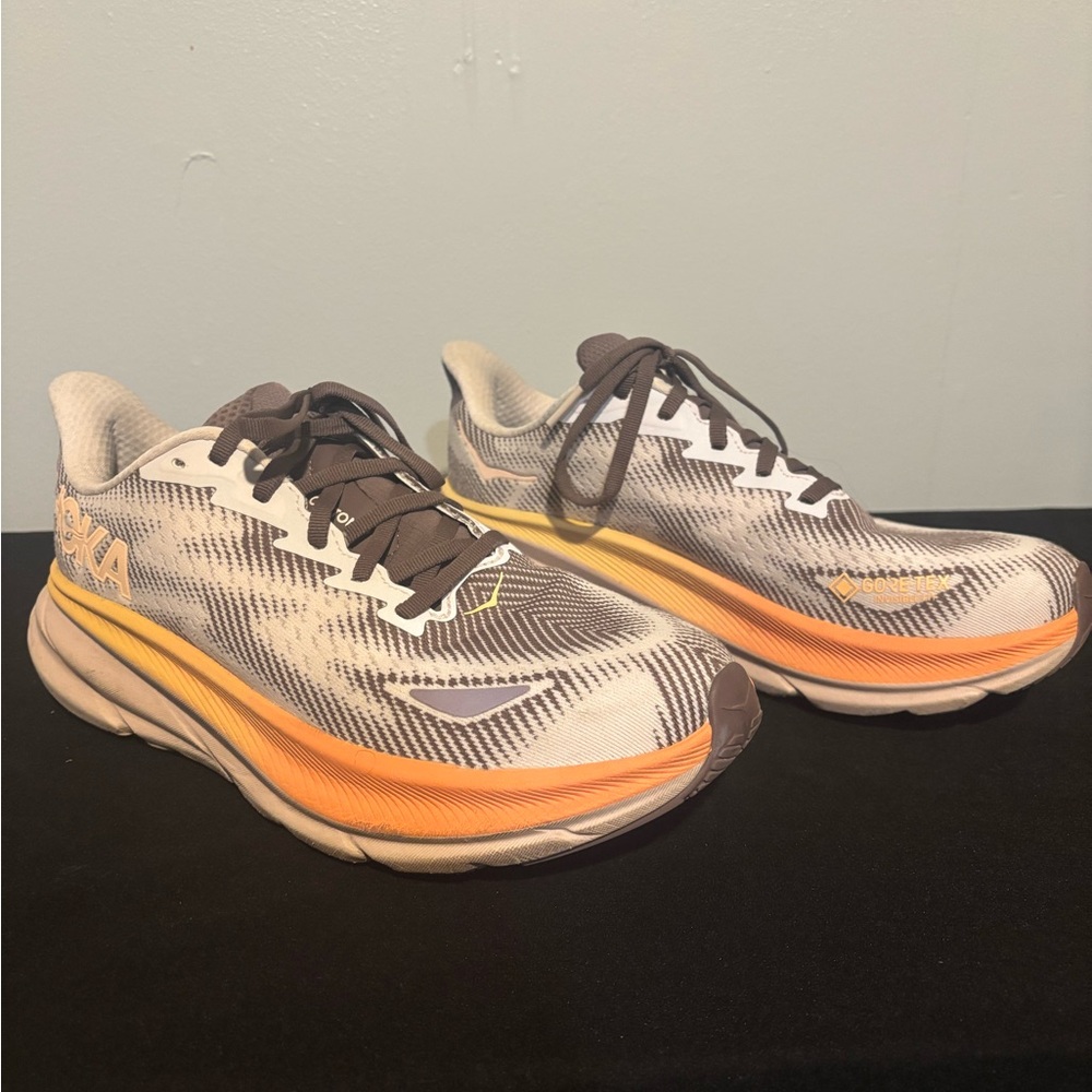 Hoka Athletic Shoes with Orange and Brown Highlights Clifton 9 GTX - Picture 2 of 8